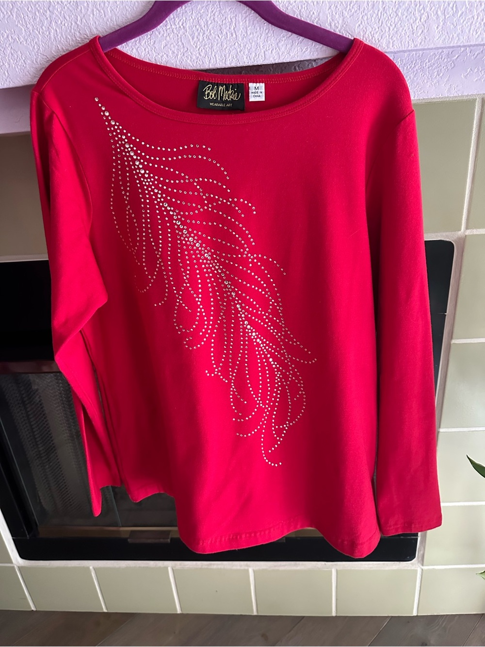 ♥️♥️Bob Mackie Red Long-Sleeve Top with Rhinestone Feather Motif )MEDIUM)♥️♥️
